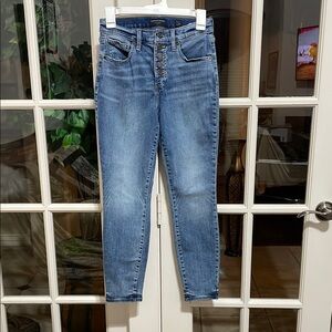 Lucky Brand High Rise Blue Jeans Size 2/26